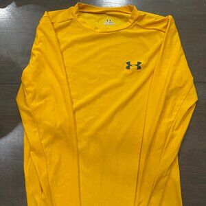 Gold Under Armour Performance tee